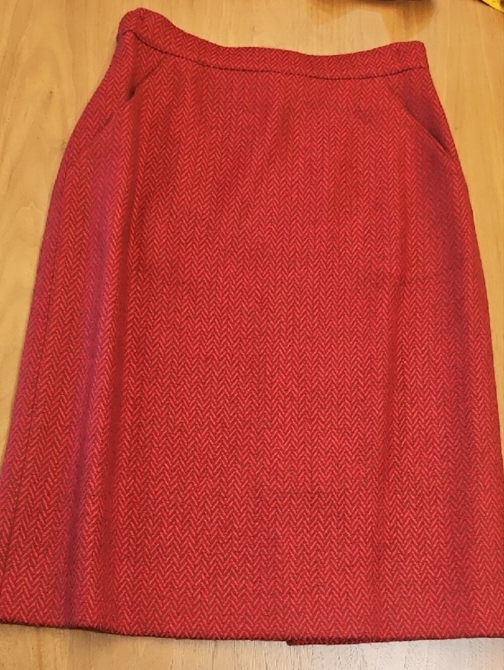 Vintage MaxMara Mainline Red Virgin Wool Blazer & Skirt Suit Size 6 - Picture 12 of 16